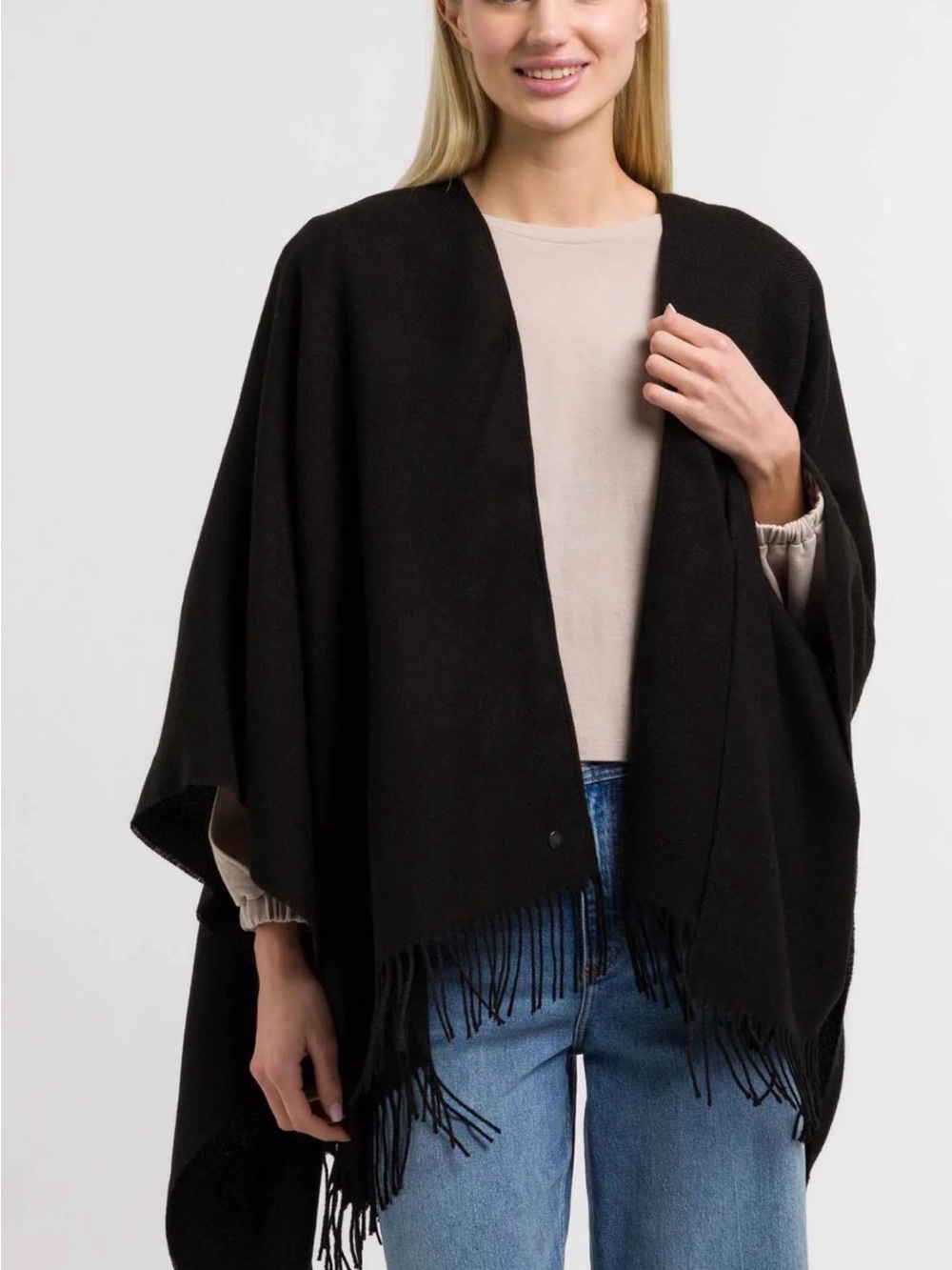FRAAS Poncho Scarf with Pockets, Black, One Size